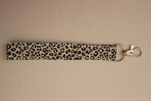 Load image into Gallery viewer, Cheetah Wristlet
