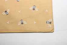 Load image into Gallery viewer, Bees Pouch
