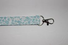 Load image into Gallery viewer, Baby Blue Vines Wristlet
