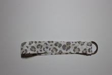 Load image into Gallery viewer, Neutral Cheetah Wristlet
