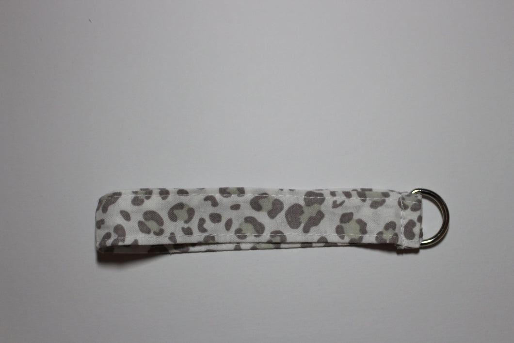 Neutral Cheetah Wristlet