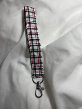 Load image into Gallery viewer, Plaid Wristlet
