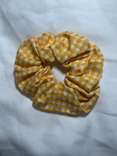 Load image into Gallery viewer, Plaid Scrunchie
